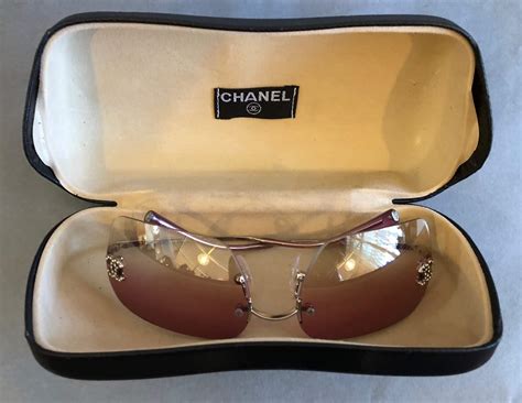 CHANEL with Vintage Sunglasses for Women .